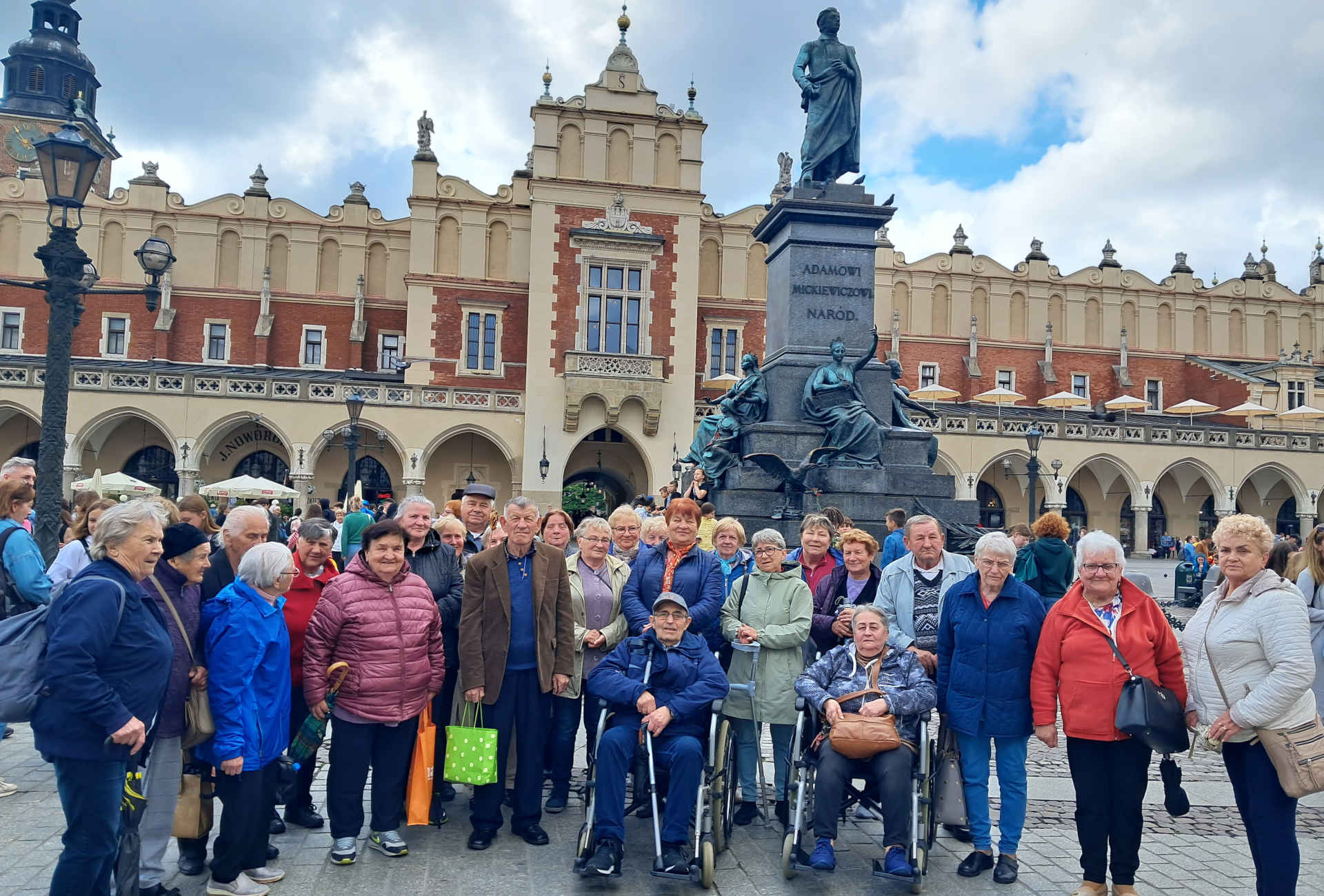 Seniorzy podczas wyjazdu do Krakowa