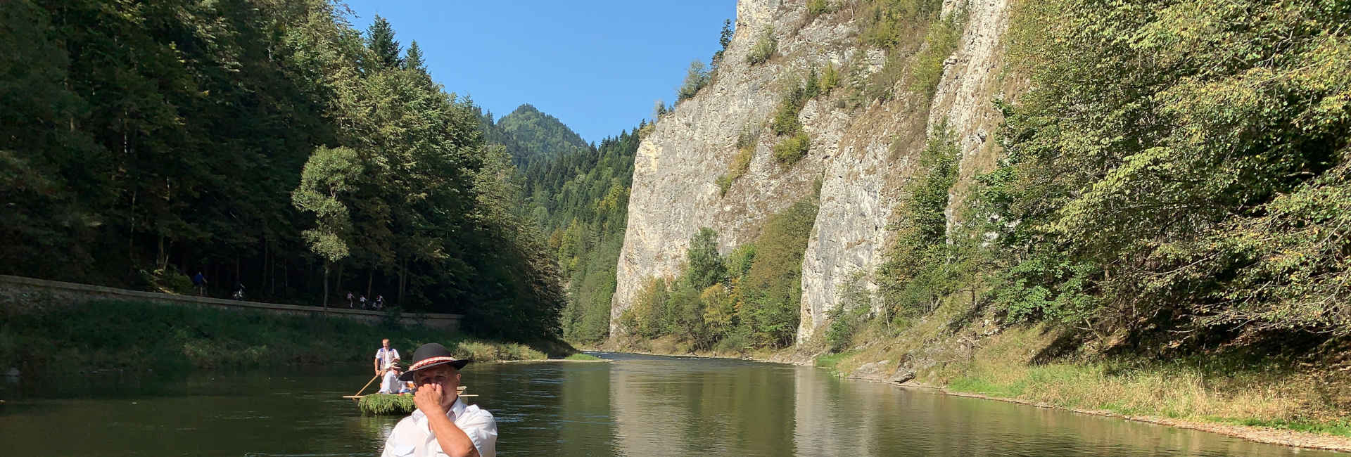 Widok spływu Dunajcem