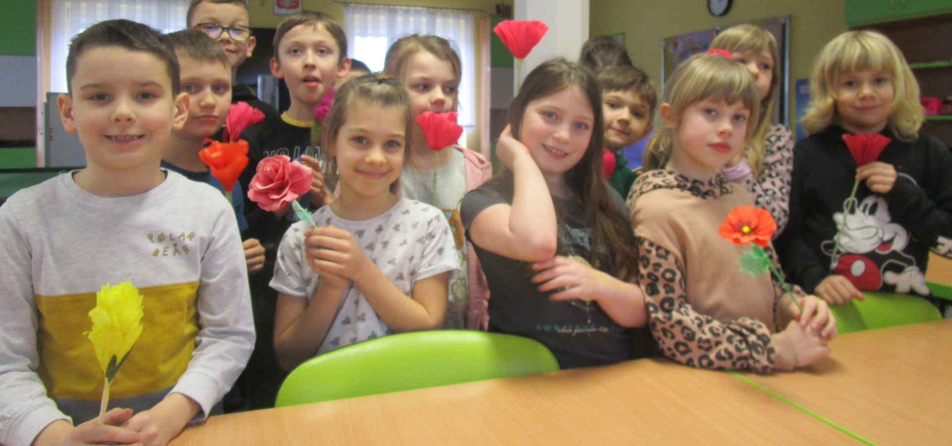 Dzieci z kwiatkami